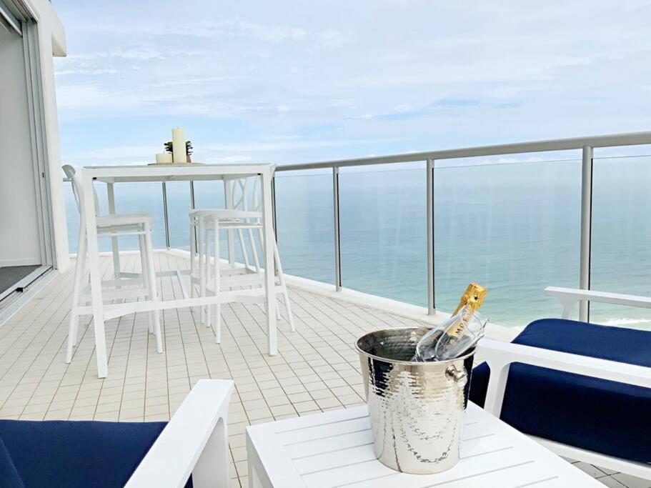Air On Broadbeach Beachfront 2Level Stunning Apartment With 180 Degree Views Gold Coast Exterior foto